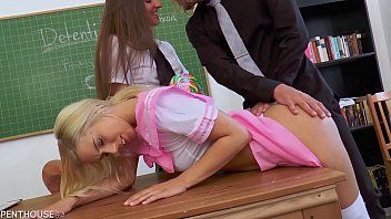 play Zwei aufregende Panoramen haben Sex auf dem Stuhl mit einem begnadeten Professor