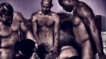 play Aktorka porno zerżnięta przez wytatuowanego mężczyznę
