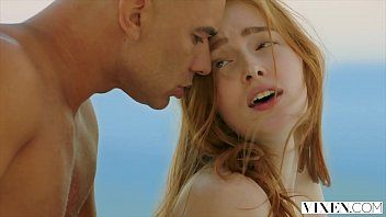 play Blonda are cel mai bombat si mai hot fundulet pe care l-ai vazut pana acum si doreste sa