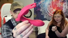play Unboxing e masturbazione del dildo di Animour Panty con Sophia Sinclair e Jasper Spice - Azione con una rossa bollente