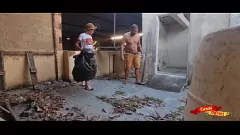 play يعطي Leo Ogro 200 دولار وعلبة من البيرة لتناول الطعام التايلاندي Karina Mello's Ass