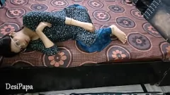 play الرومانسية المتشددين للزوجة الهندية الغريبة والسرور المليء بالنائب