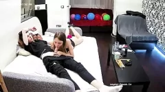 play La splendida bellezza europea ama succhiare profondamente il cazzo e farsi scopare selvaggiamente con un dildo a casa