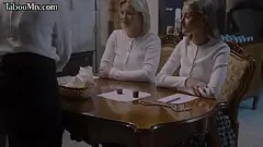 play Lesbianas pervertidas con medias se entregan a juegos apasionados con los dedos y el culo, explorando el coño afeitado y el culo de la otra en un encuentro erótico sáfico.